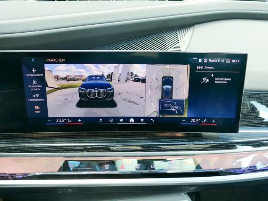 BMW i7