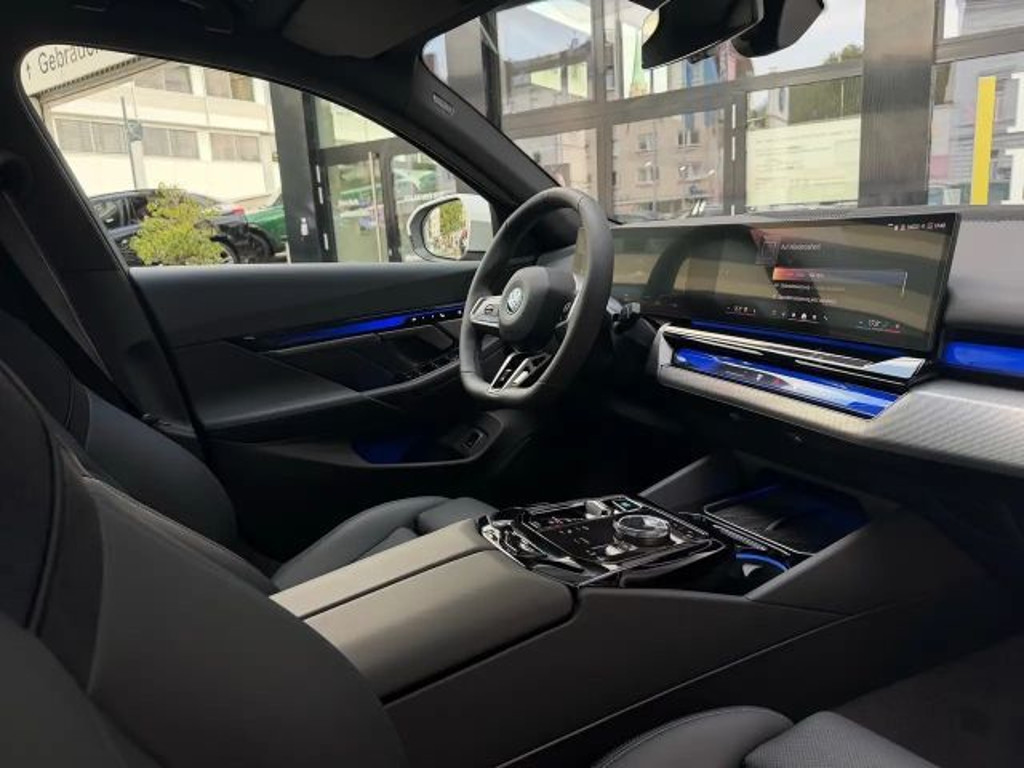 BMW i5