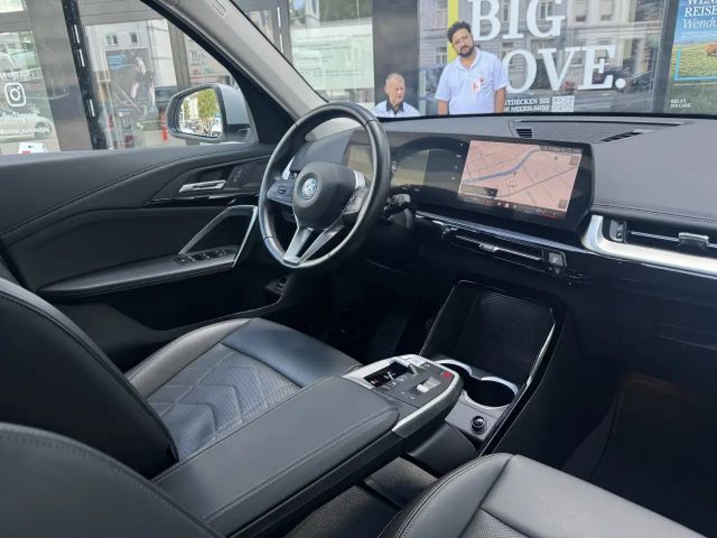 BMW iX1