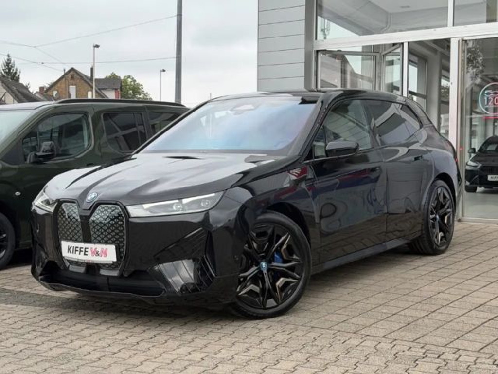 BMW iX