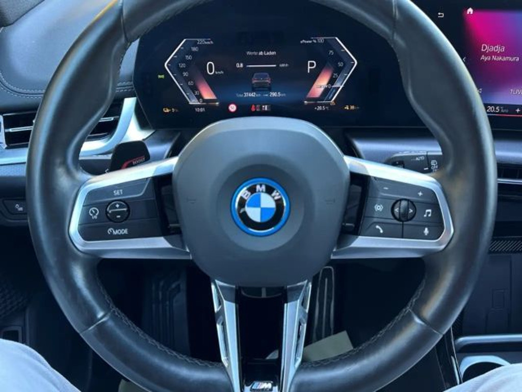 BMW iX1