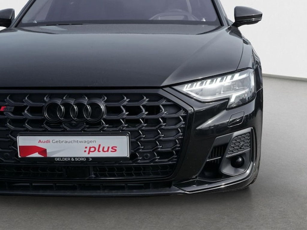 Audi S8