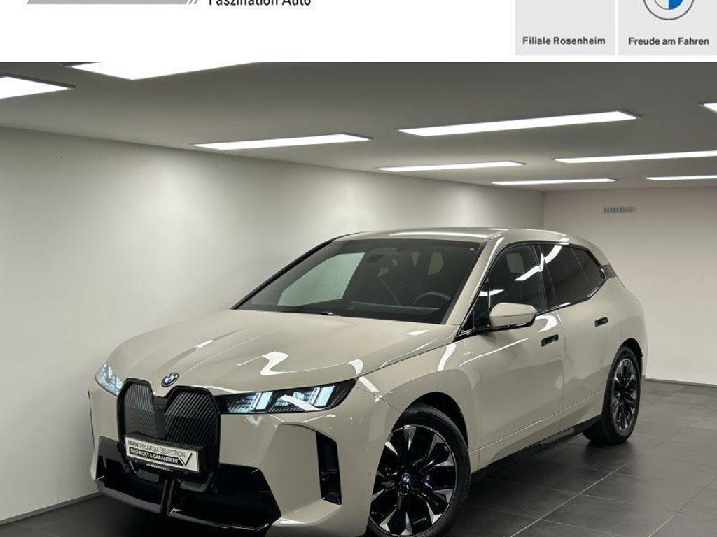 BMW iX xDrive45