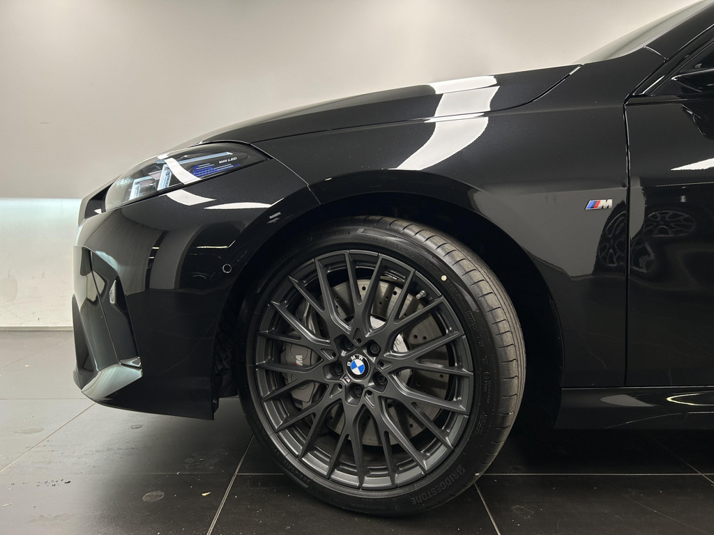 BMW M235