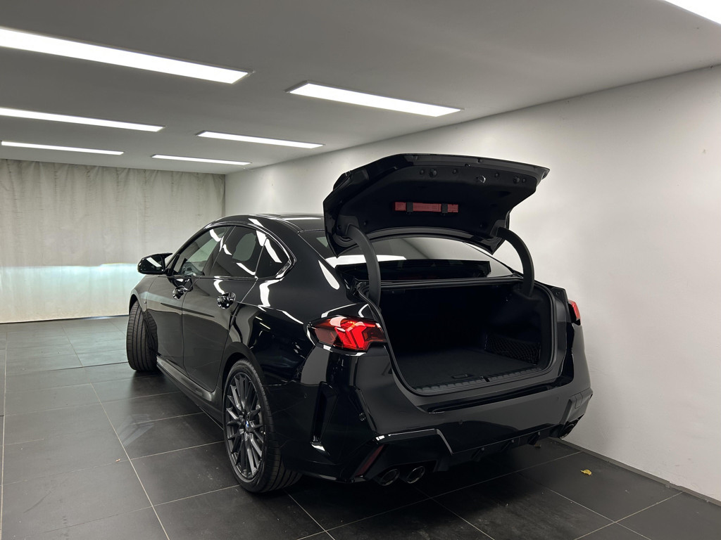 BMW M235