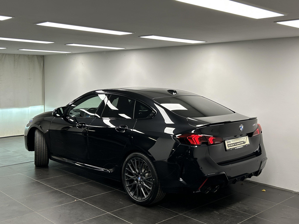 BMW M235
