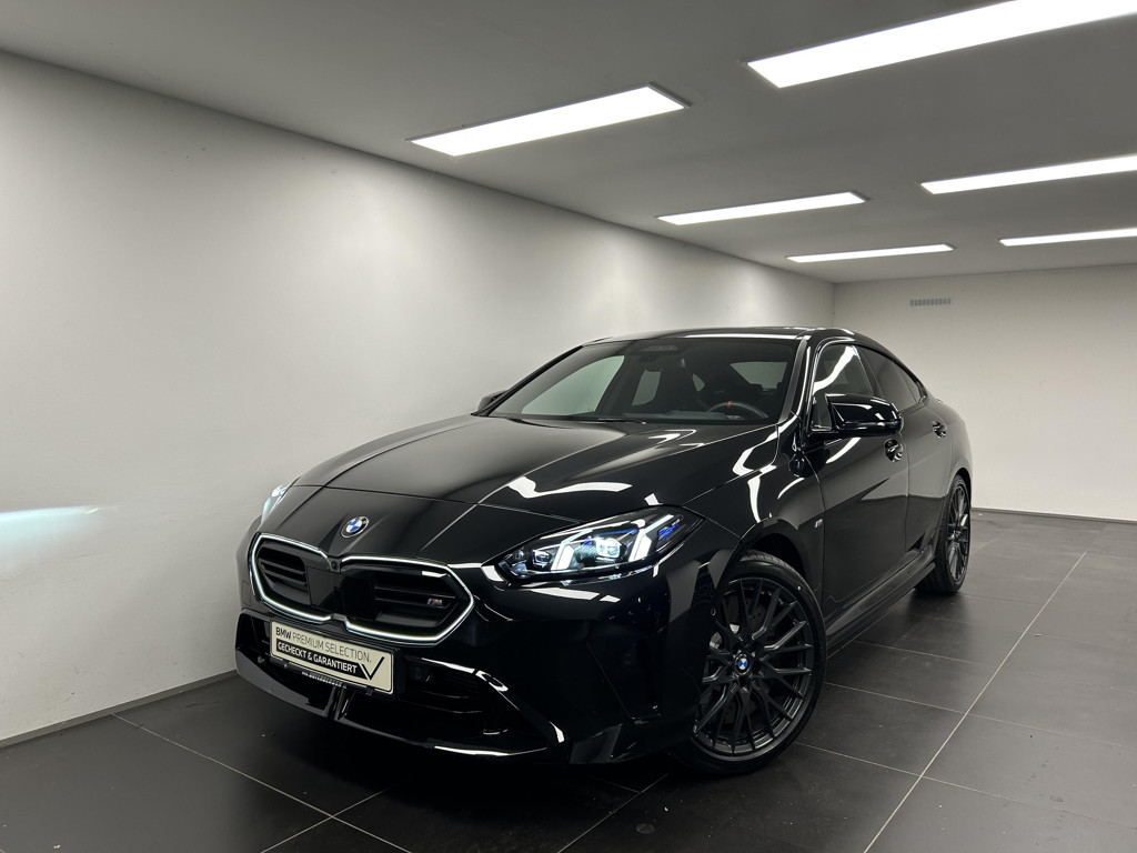 BMW M235