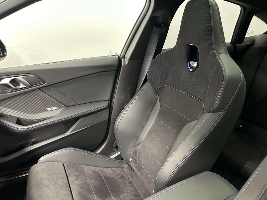 BMW M235