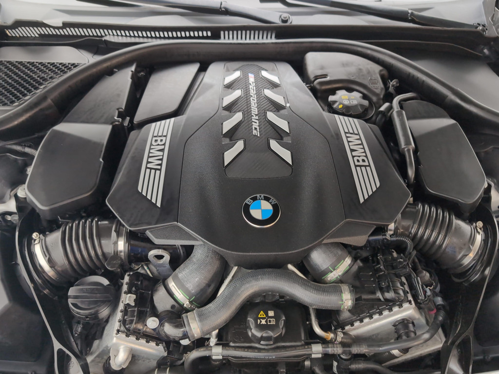 BMW M850
