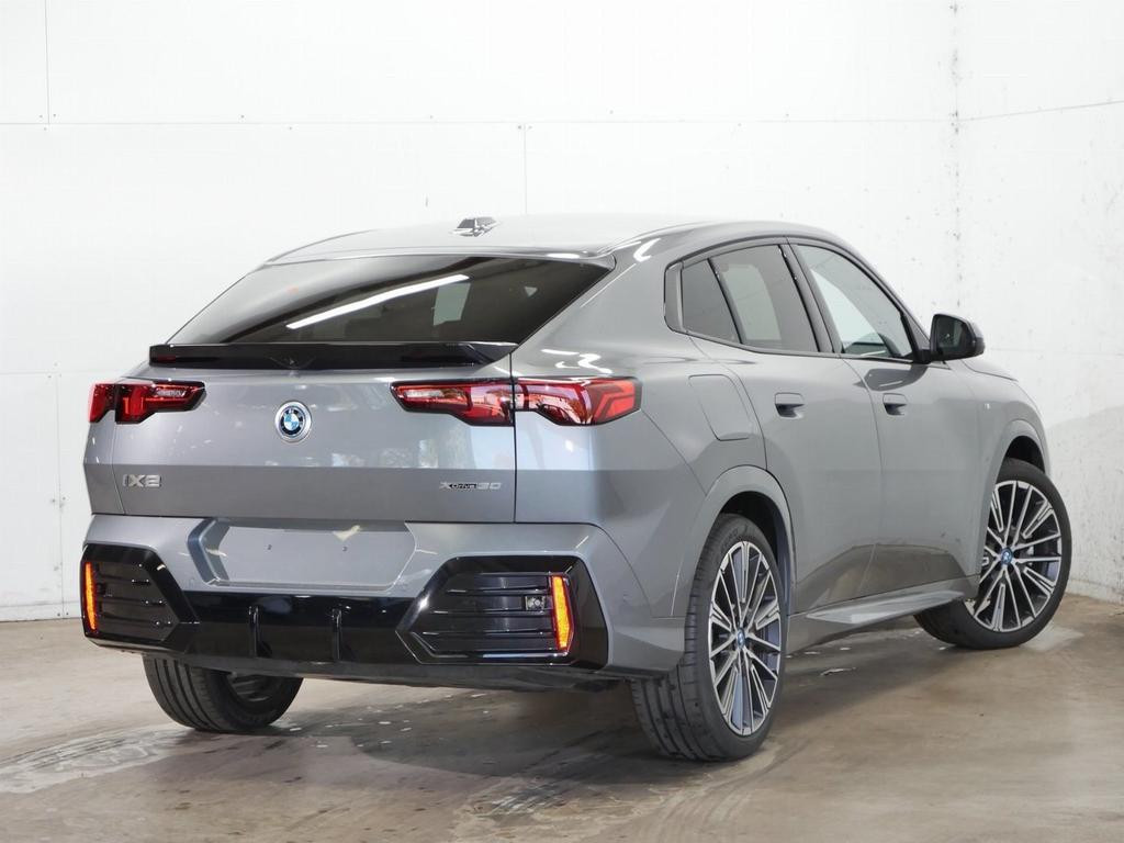 BMW iX2
