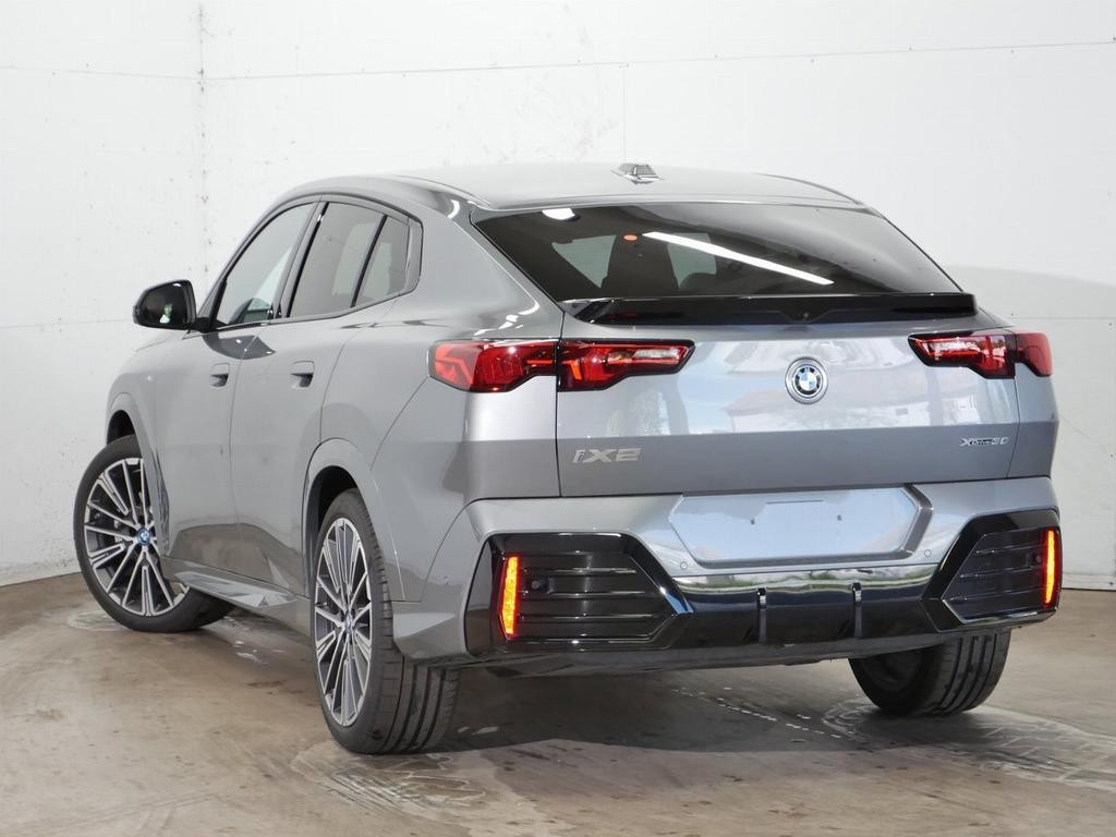 BMW iX2