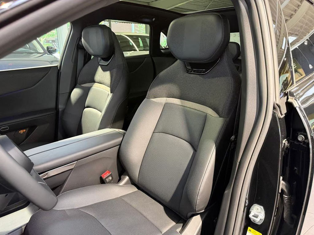 Mazda CX-6e