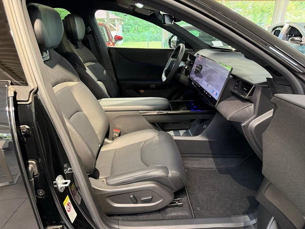 Mazda CX-6e