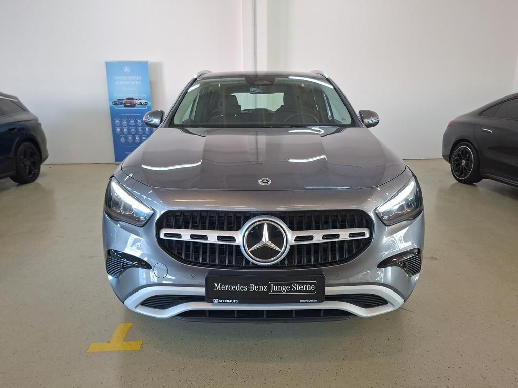 Mercedes-Benz GLA-Klasse GLA 200 LED RüCam WinterPaket Spur AHK Totwinkel