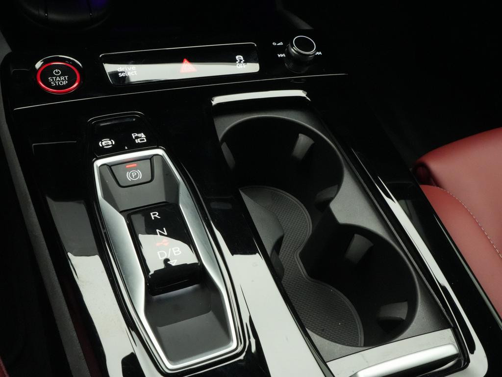 Audi S6 e-tron