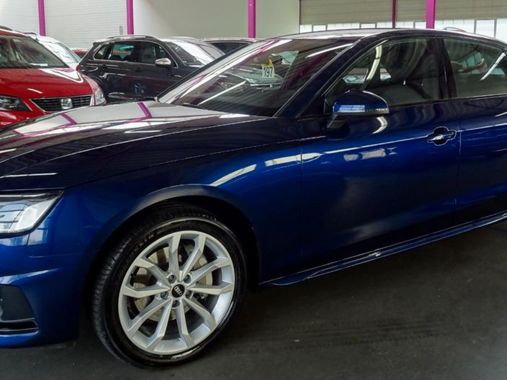 Audi A4 Sedan 40 TDI