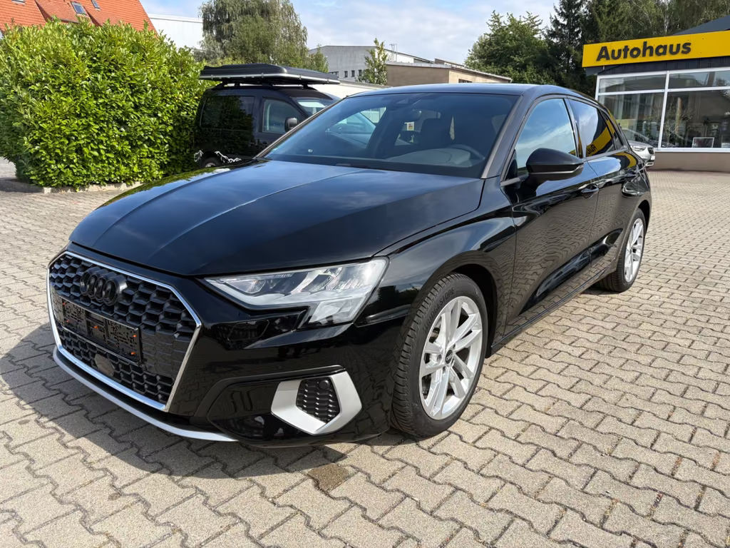 Audi A3 Sportback Sedan S-Line 35 TFSI