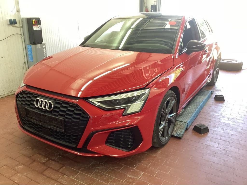 Audi A3 Sportback Sedan S-Line 35 TFSI