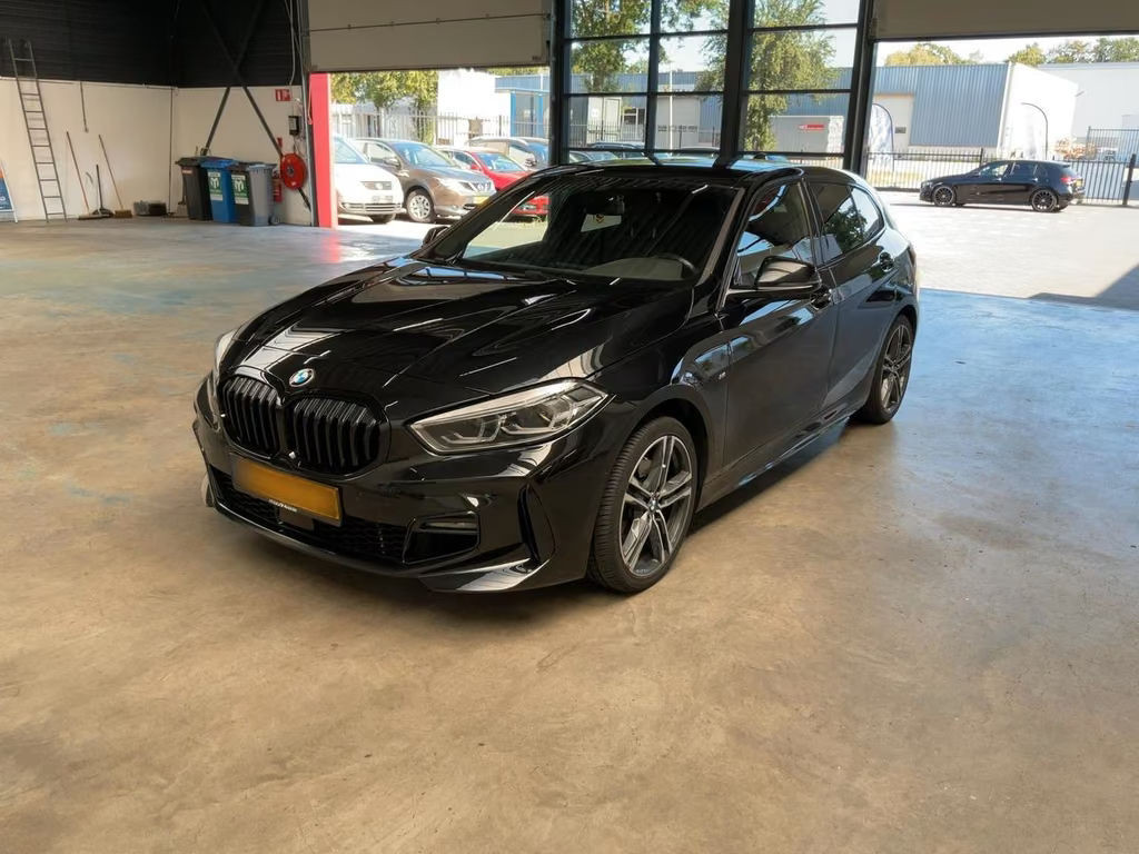 BMW 1 Serie 118 M-Sport Sedan 118i