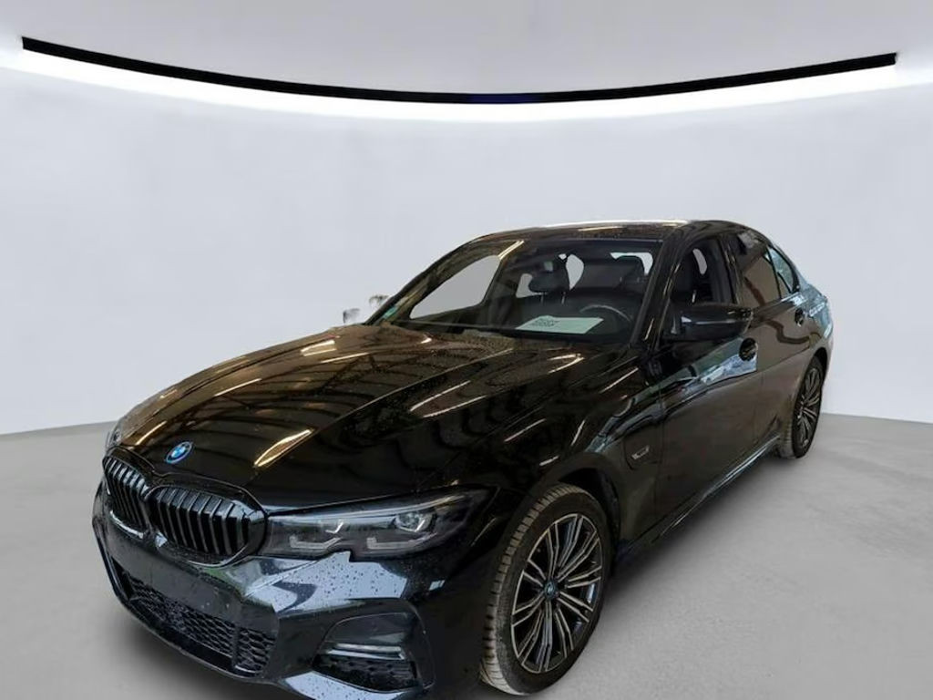 BMW 3 Serie 330 M-Sport Sedan 330e
