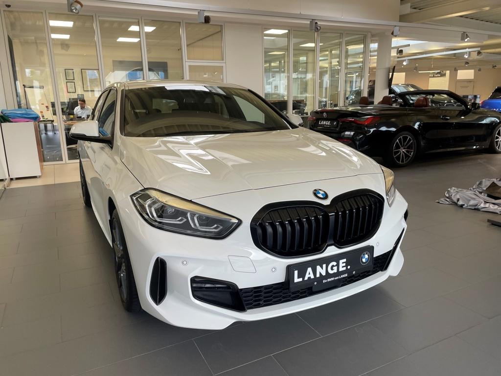BMW 1 Serie 118 M-Sport Sedan 118i