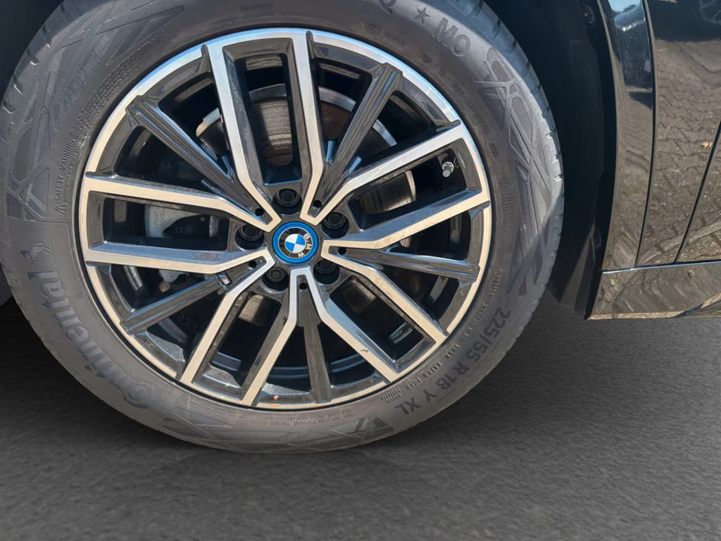 BMW iX1
