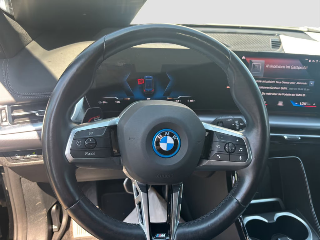 BMW iX1