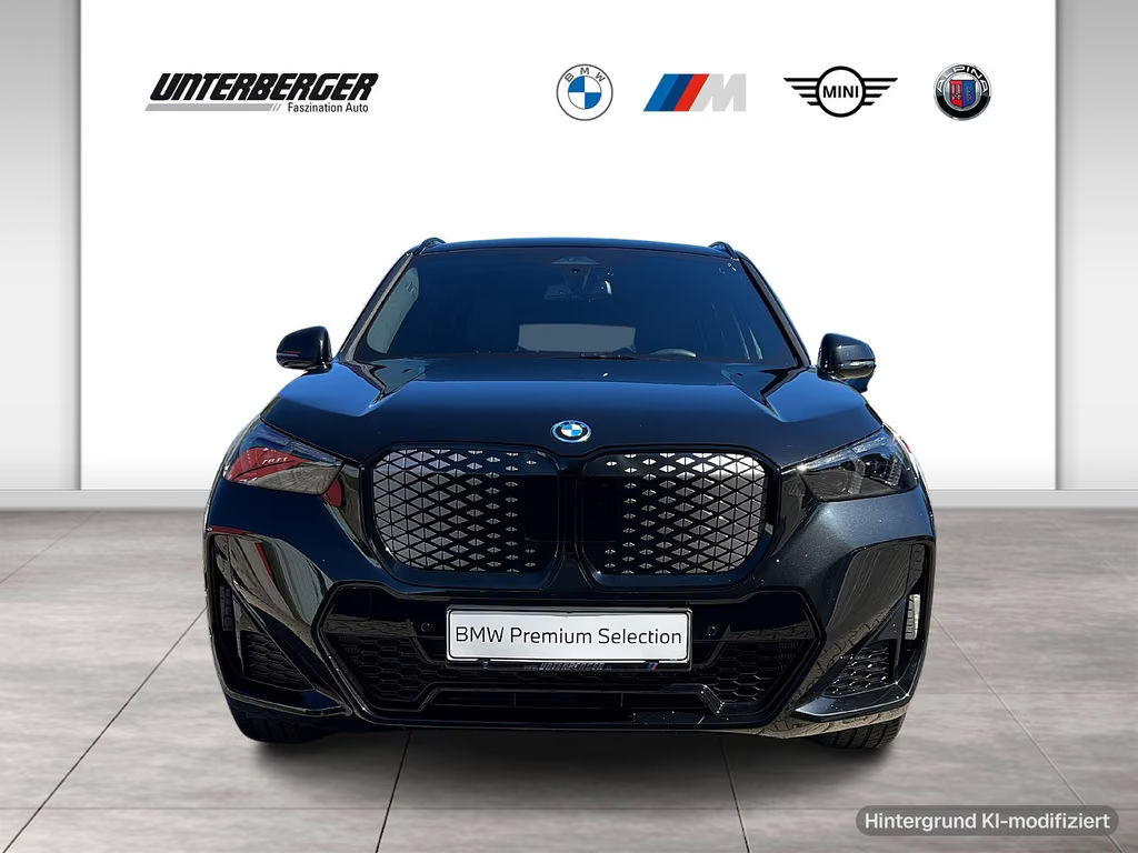 BMW iX1