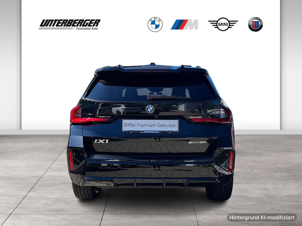BMW iX1