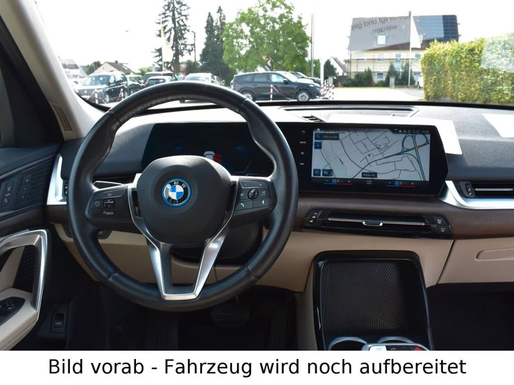 BMW iX1