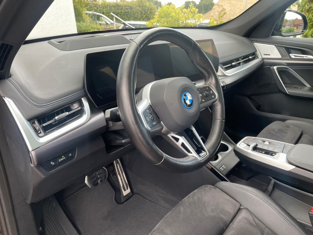 BMW iX1