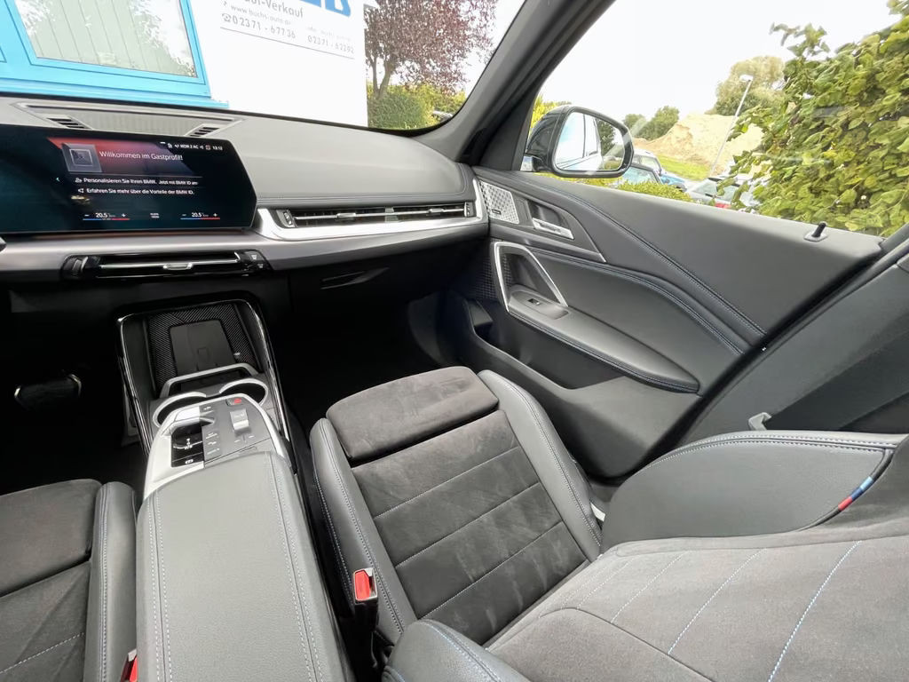 BMW iX1