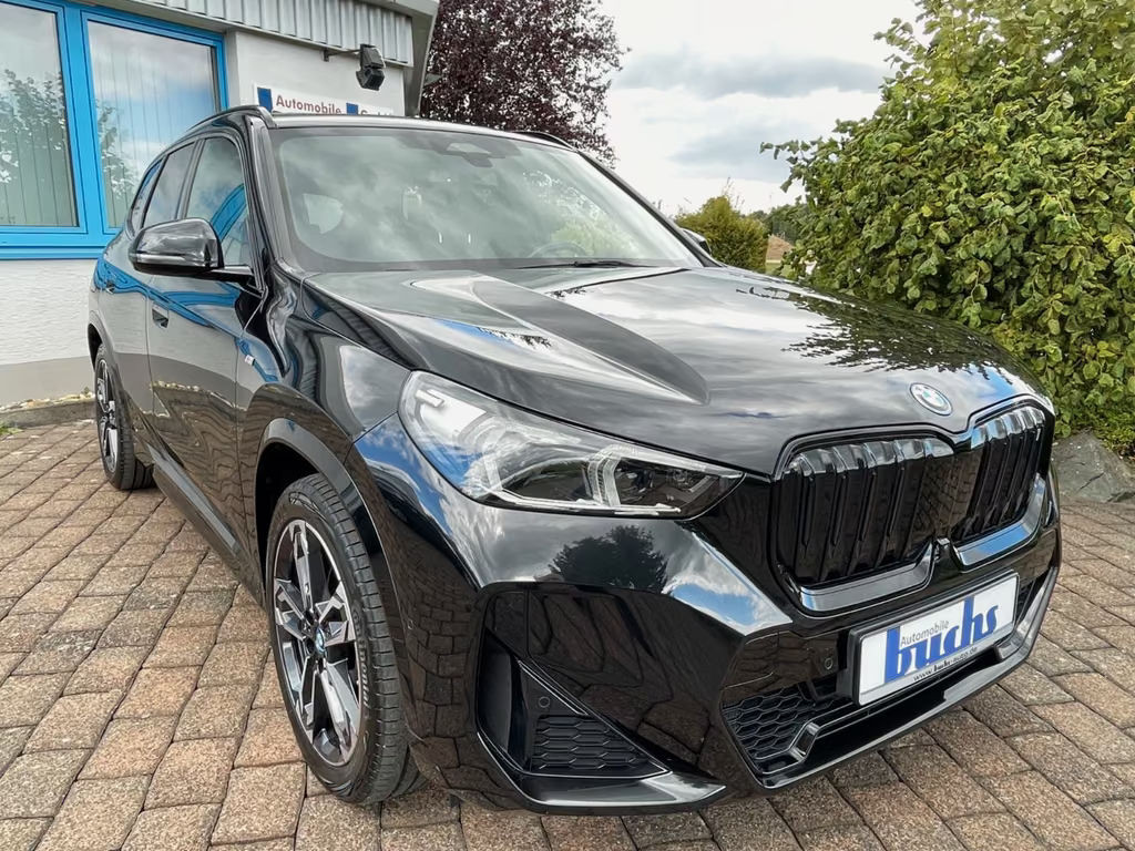 BMW iX1