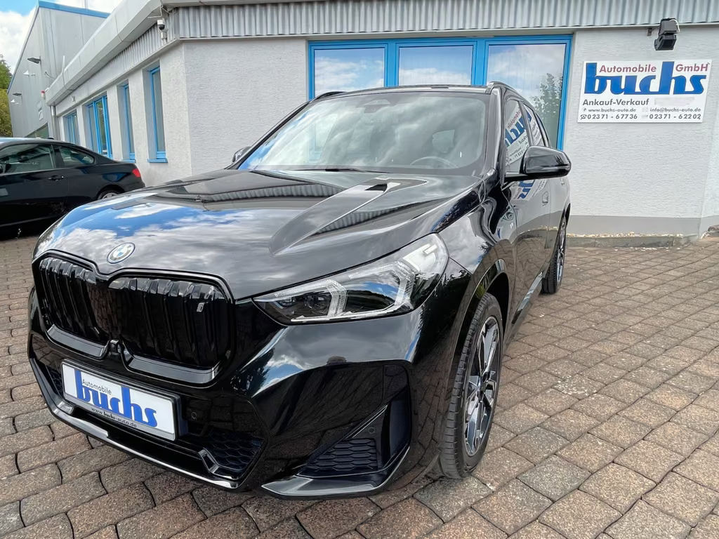 BMW iX1