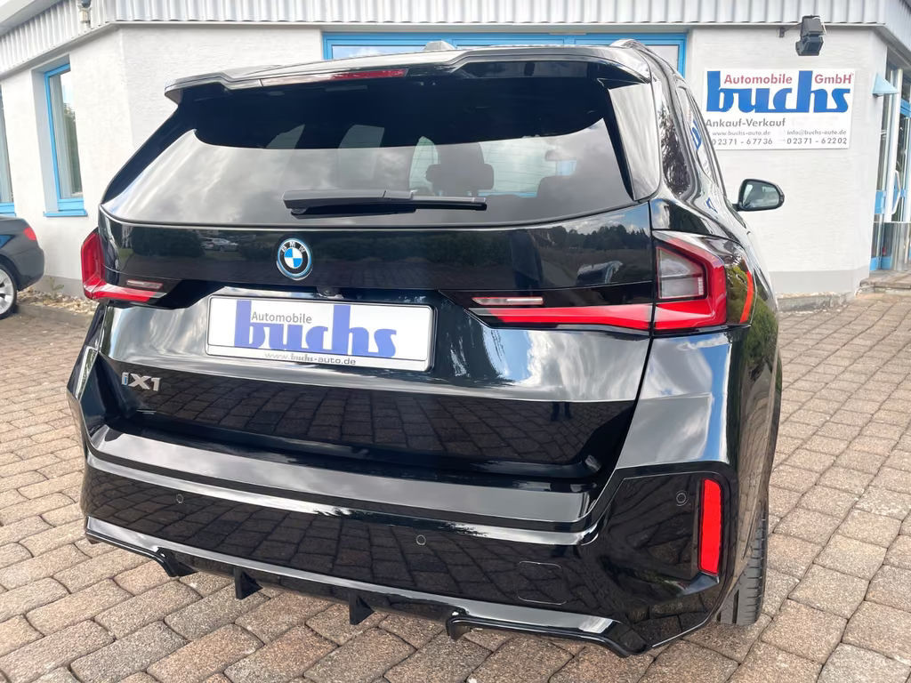 BMW iX1