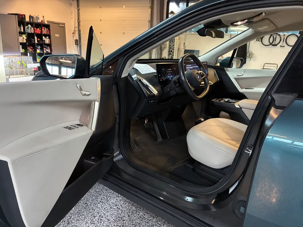 BMW iX