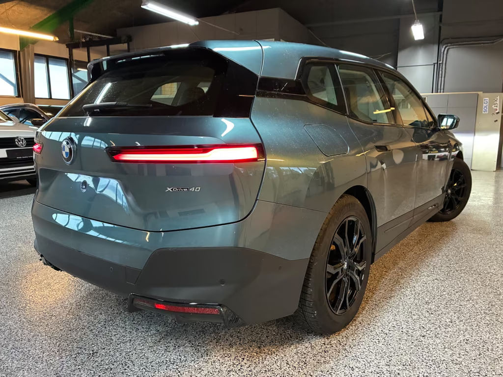BMW iX
