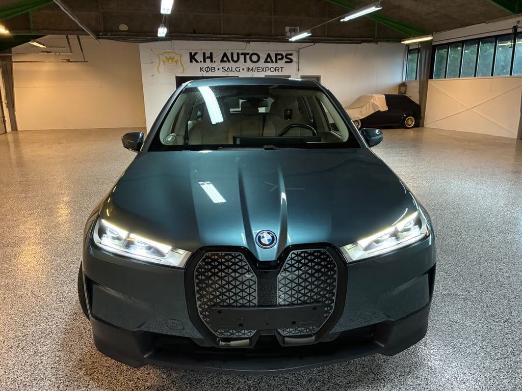 BMW iX