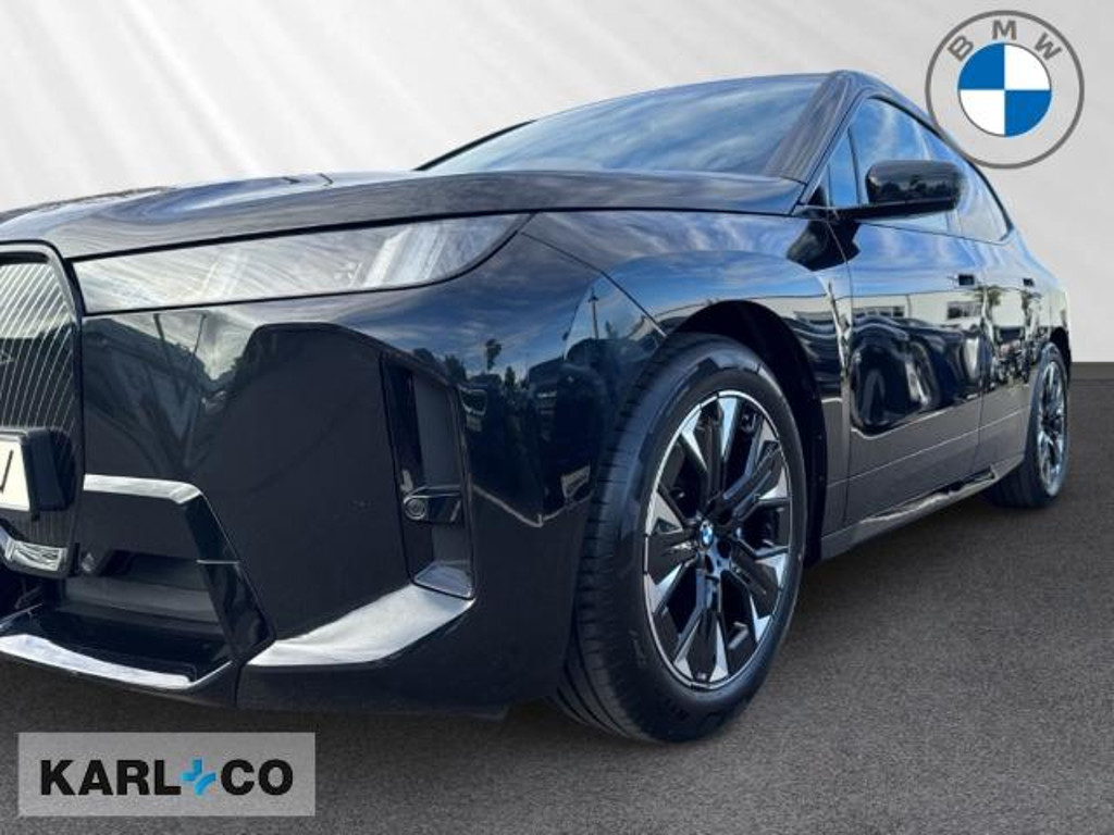 BMW iX