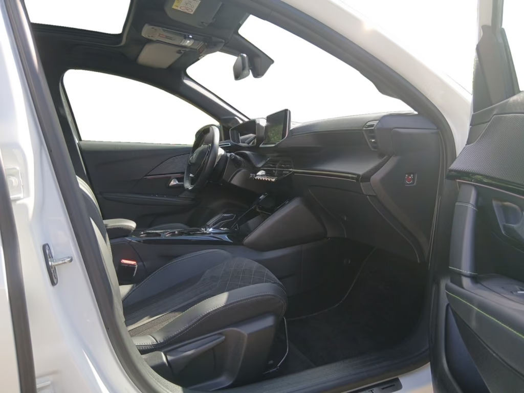 Peugeot e-208