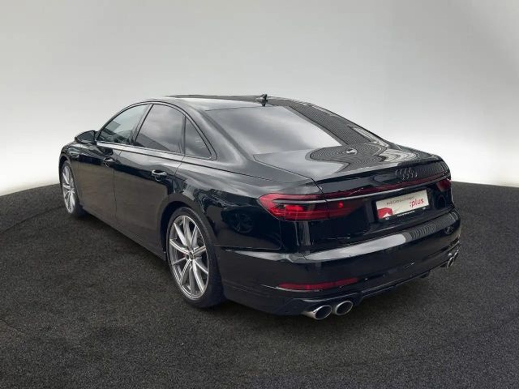 Audi S8