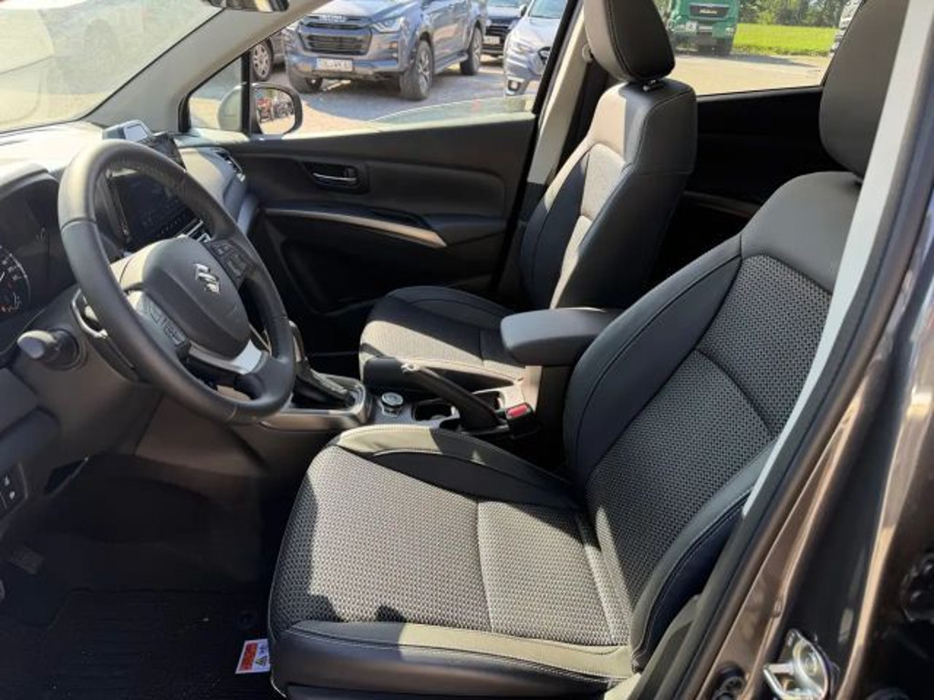 Suzuki S-Cross