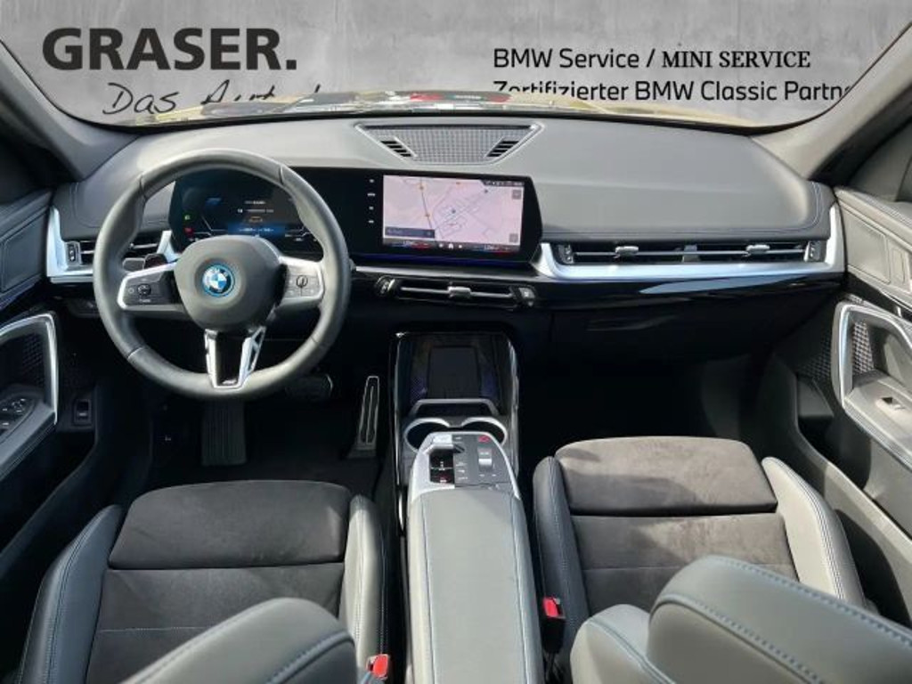 BMW iX1