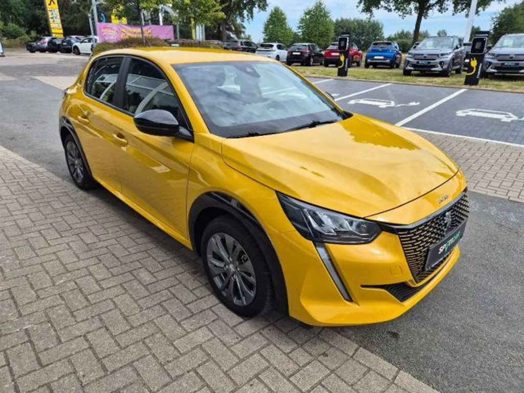 Peugeot e-208