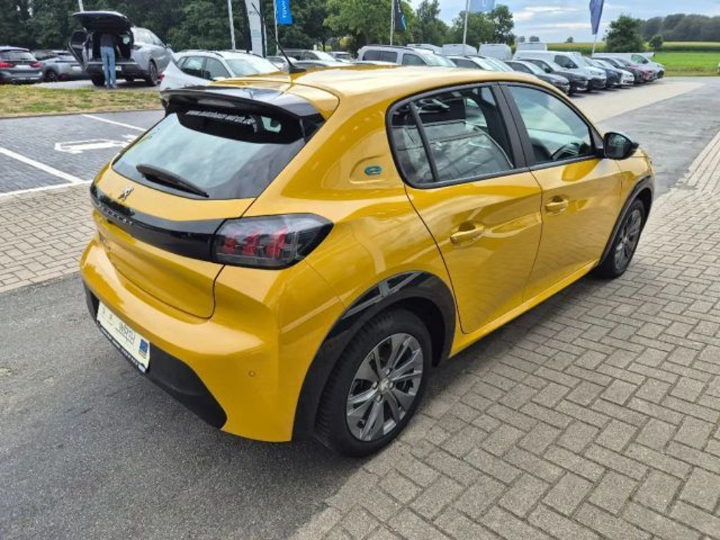 Peugeot e-208