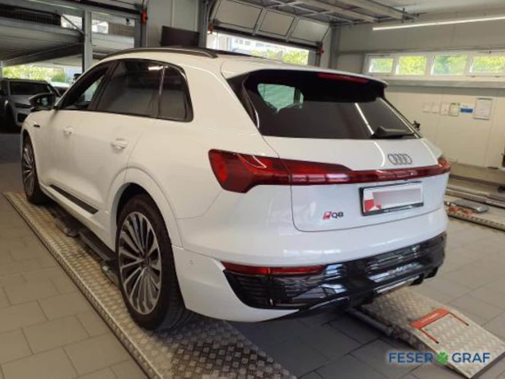Audi Q8 e-tron