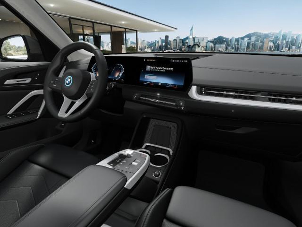BMW iX1