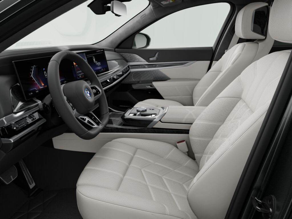 BMW i7