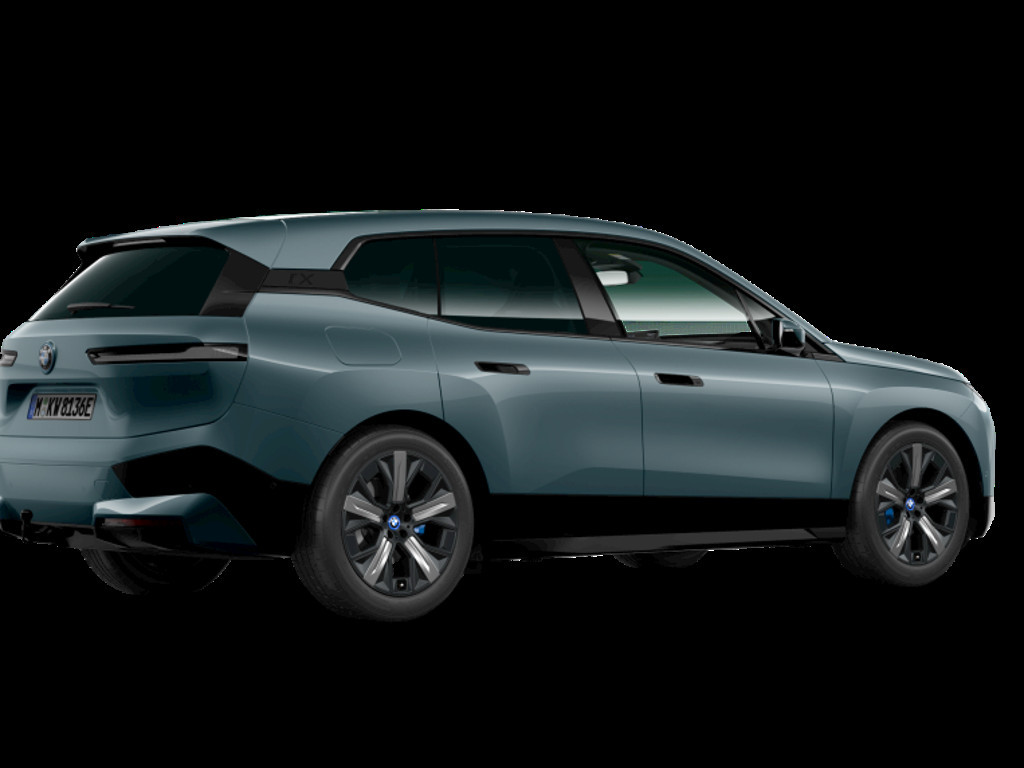 BMW iX