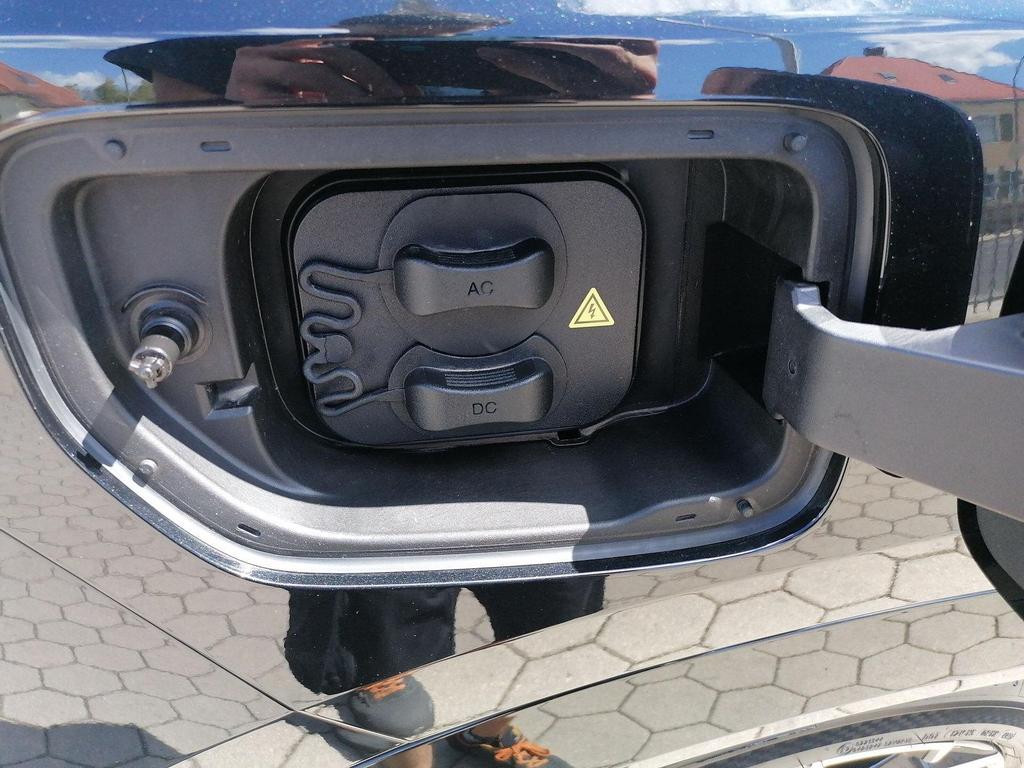 Mazda CX-6e